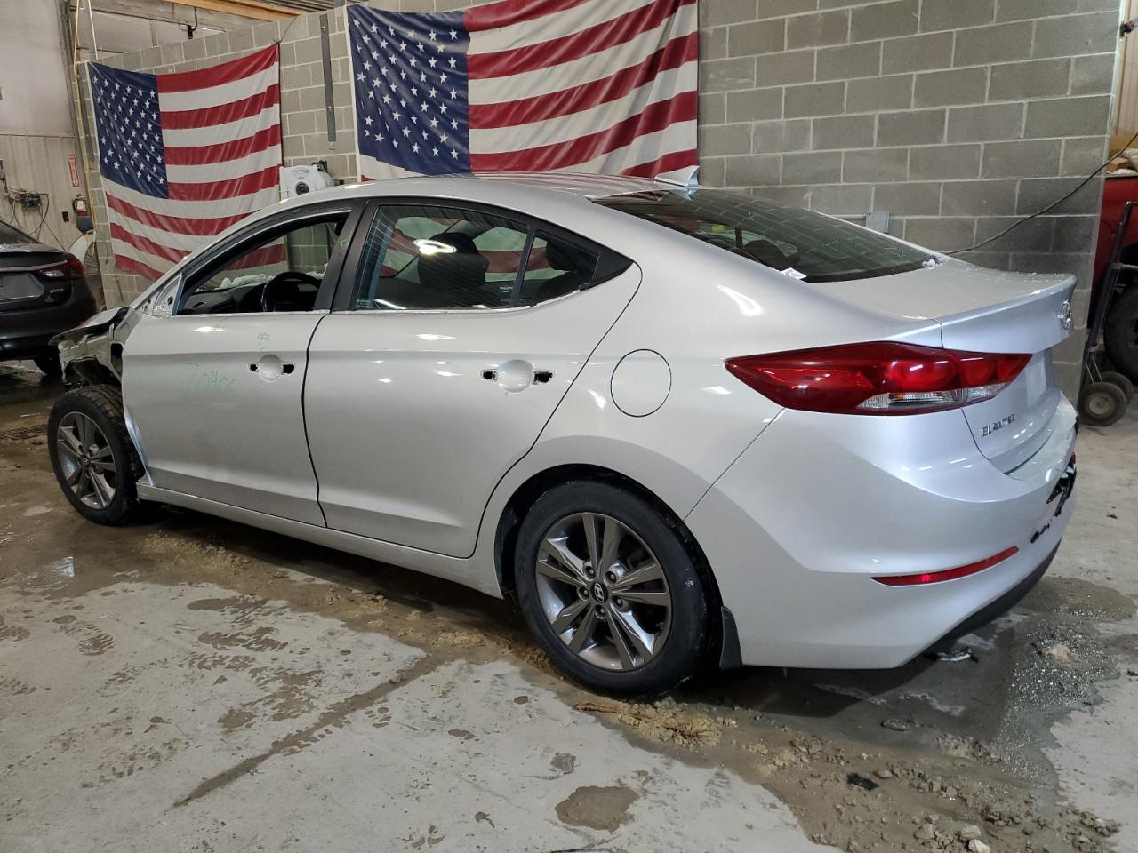 2018 HYUNDAI ELANTRA SE - Image 2