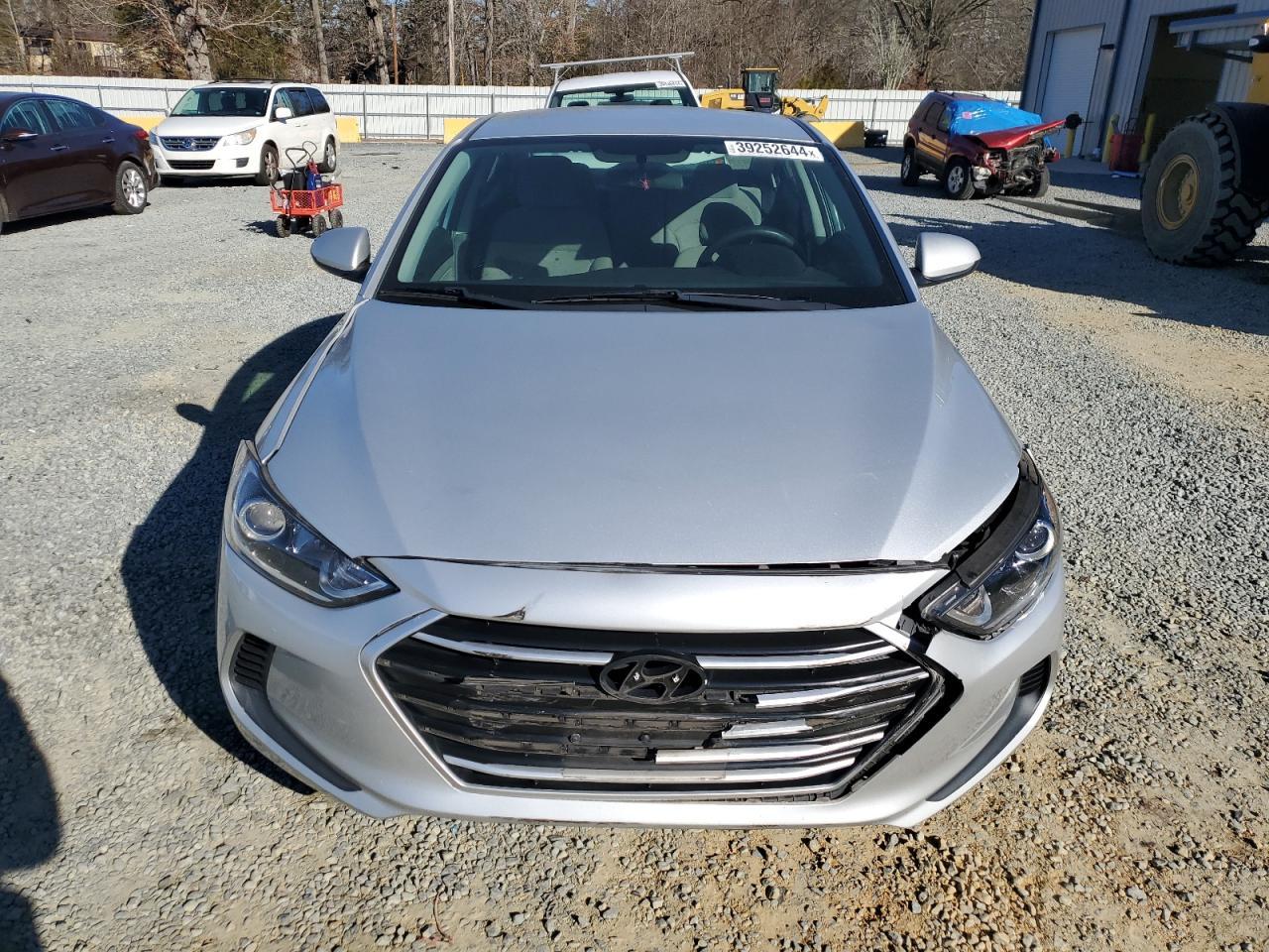2018 HYUNDAI ELANTRA SE - Image 5