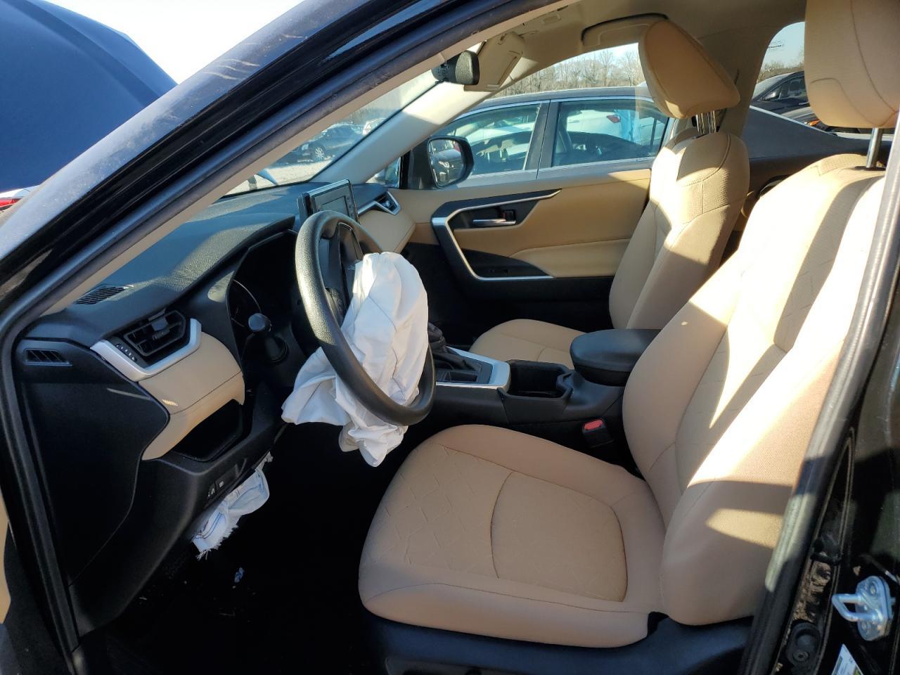 2022 TOYOTA RAV4 XLE - Фото 7