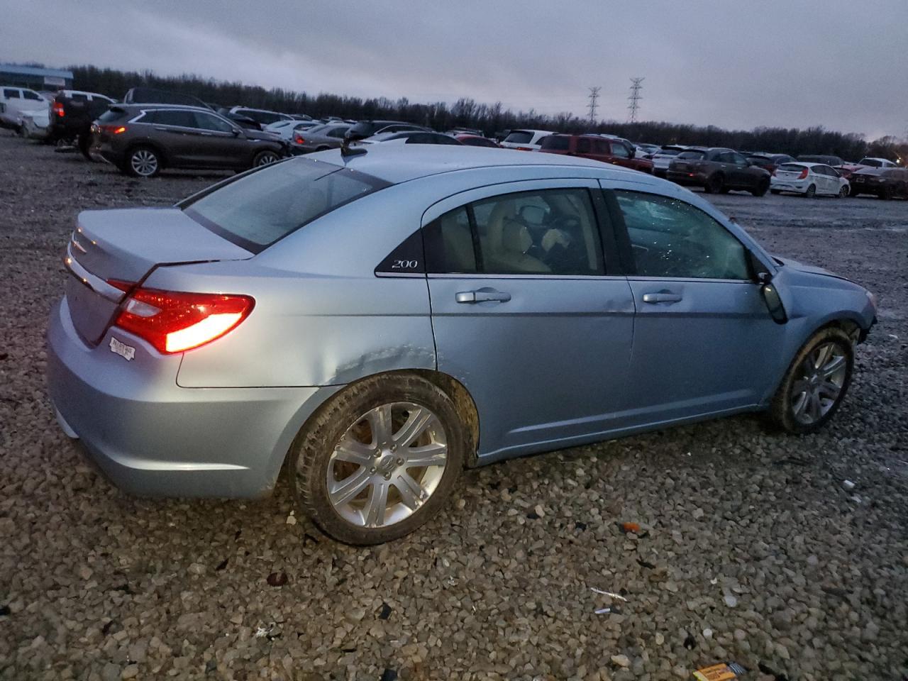 2013 CHRYSLER 200 LX - Image 3