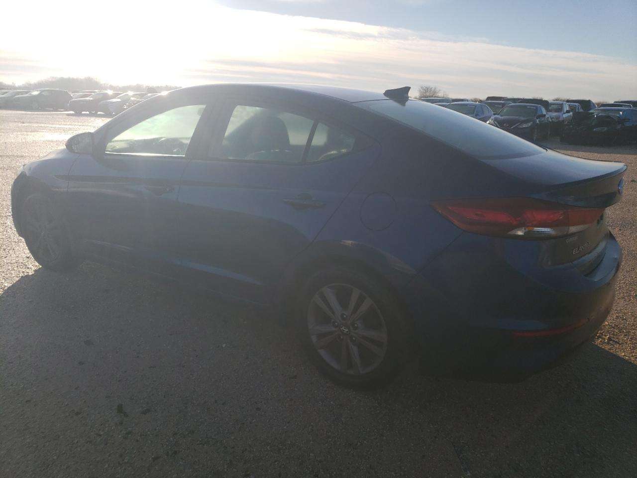 2017 HYUNDAI ELANTRA SE - Фото 2