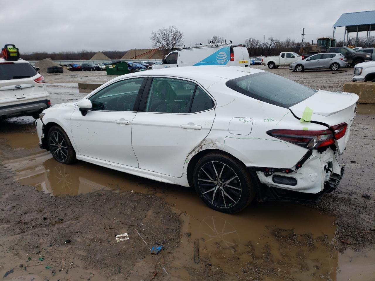 2021 TOYOTA CAMRY SE - Image 2