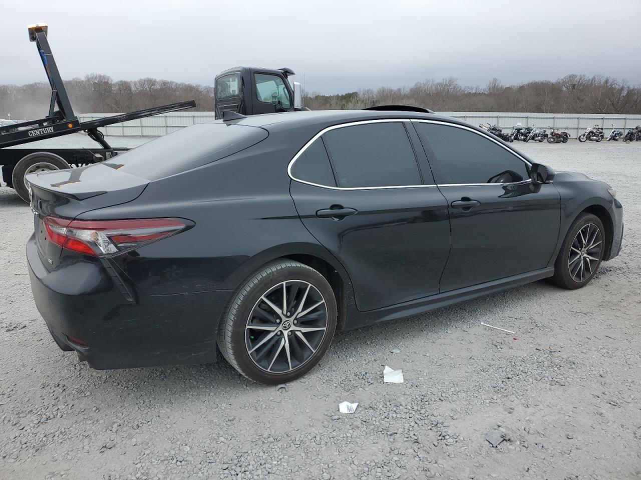 2021 TOYOTA CAMRY SE - Фото 3