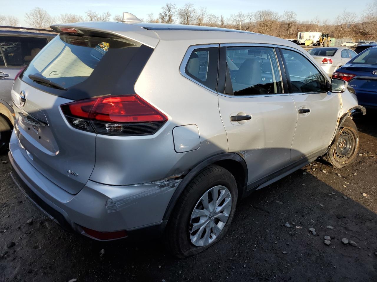 2017 NISSAN ROGUE S - Image 3