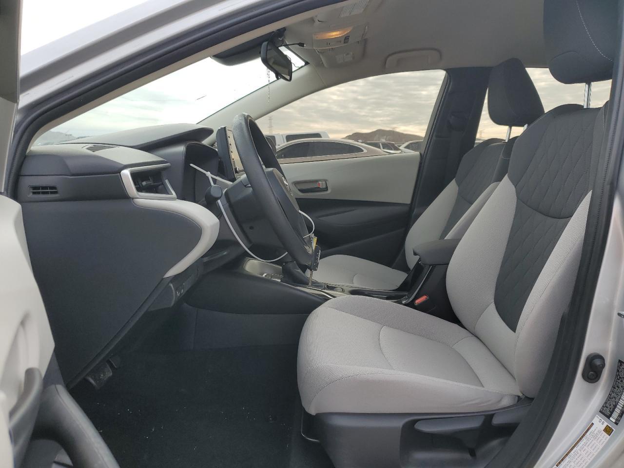 2022 TOYOTA COROLLA LE - Фото 7
