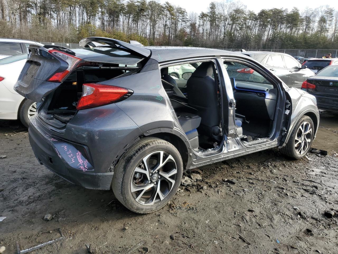 2021 TOYOTA C-HR XLE - Фото 3