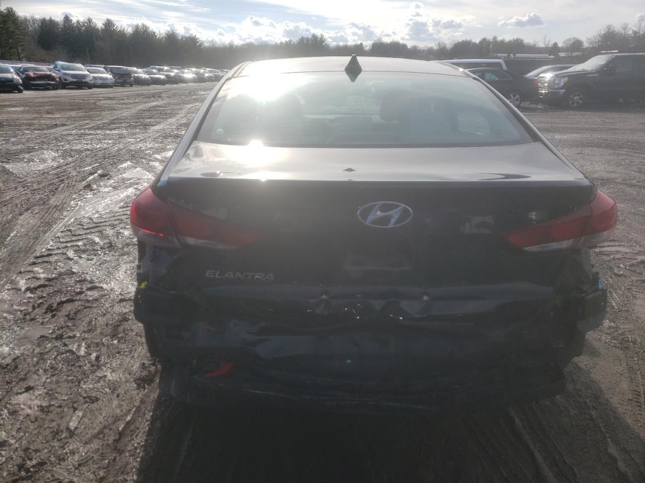 2018 HYUNDAI ELANTRA SE - Image 6
