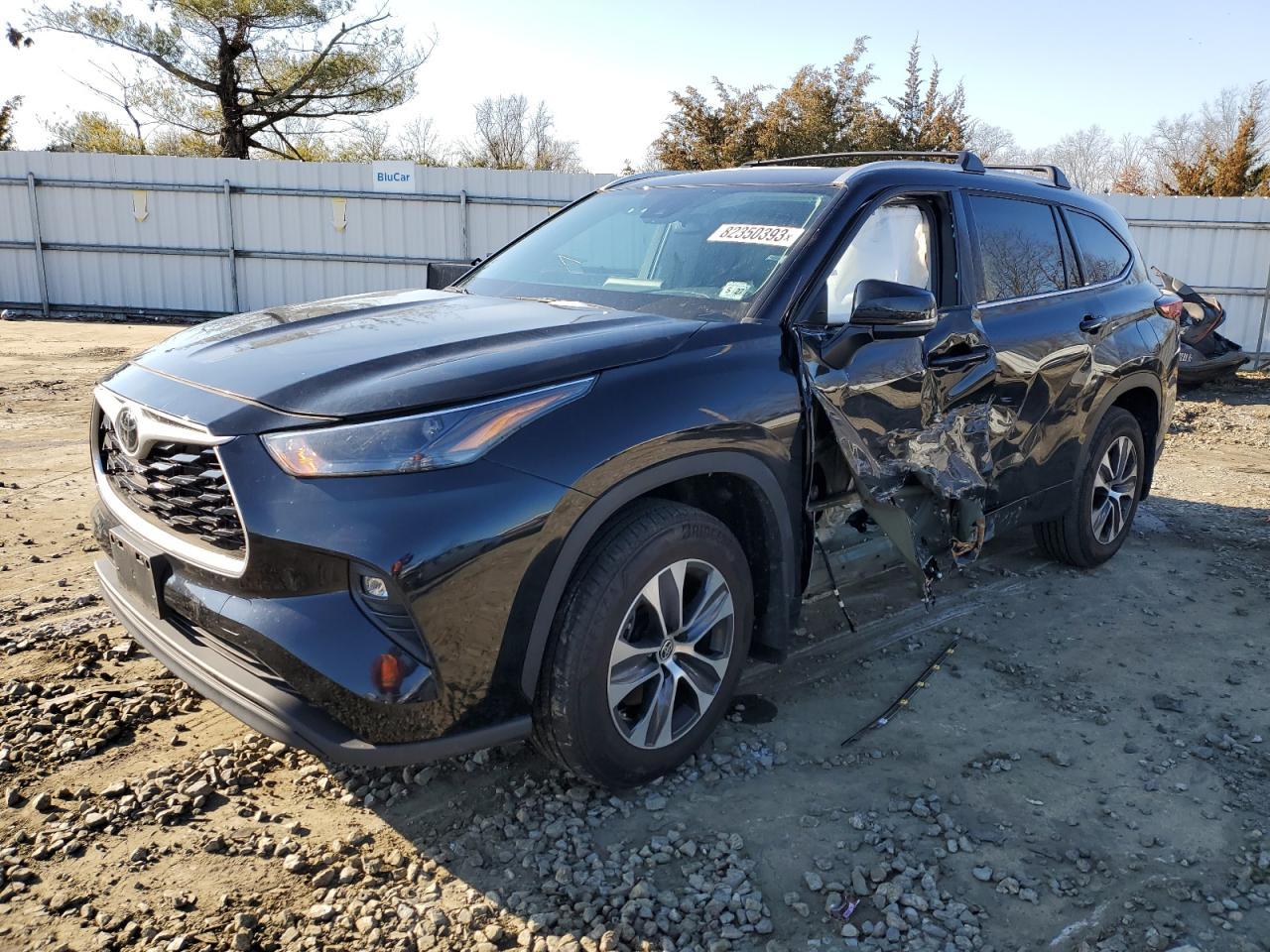 2022 TOYOTA HIGHLANDER car image