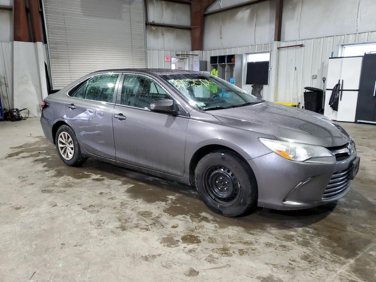 2016 TOYOTA CAMRY LE - Фото 4