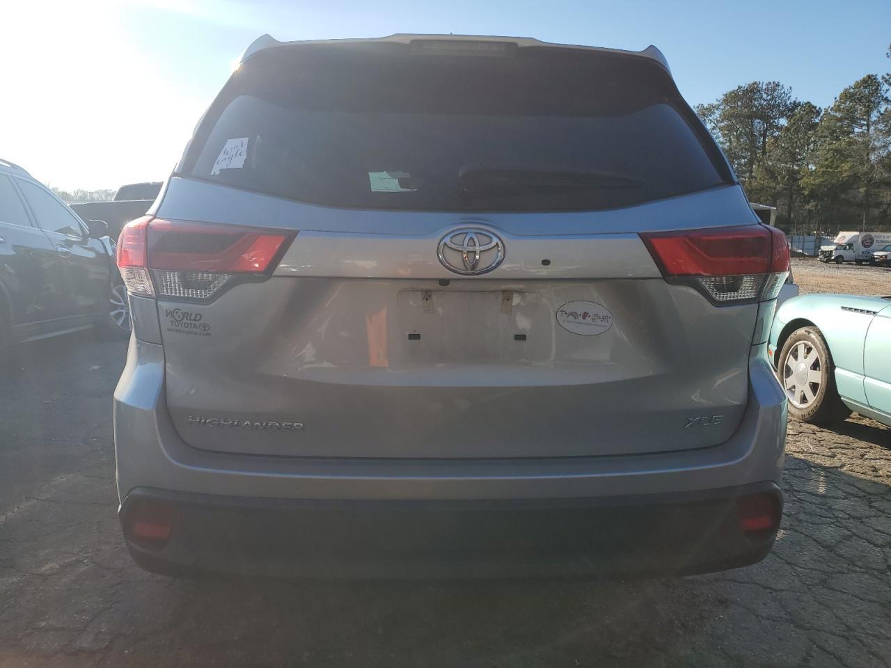 2019 TOYOTA HIGHLANDER - Image 6
