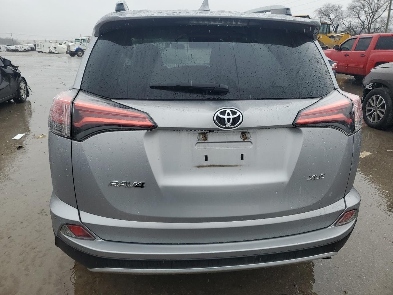 2016 TOYOTA RAV4 XLE - Image 6