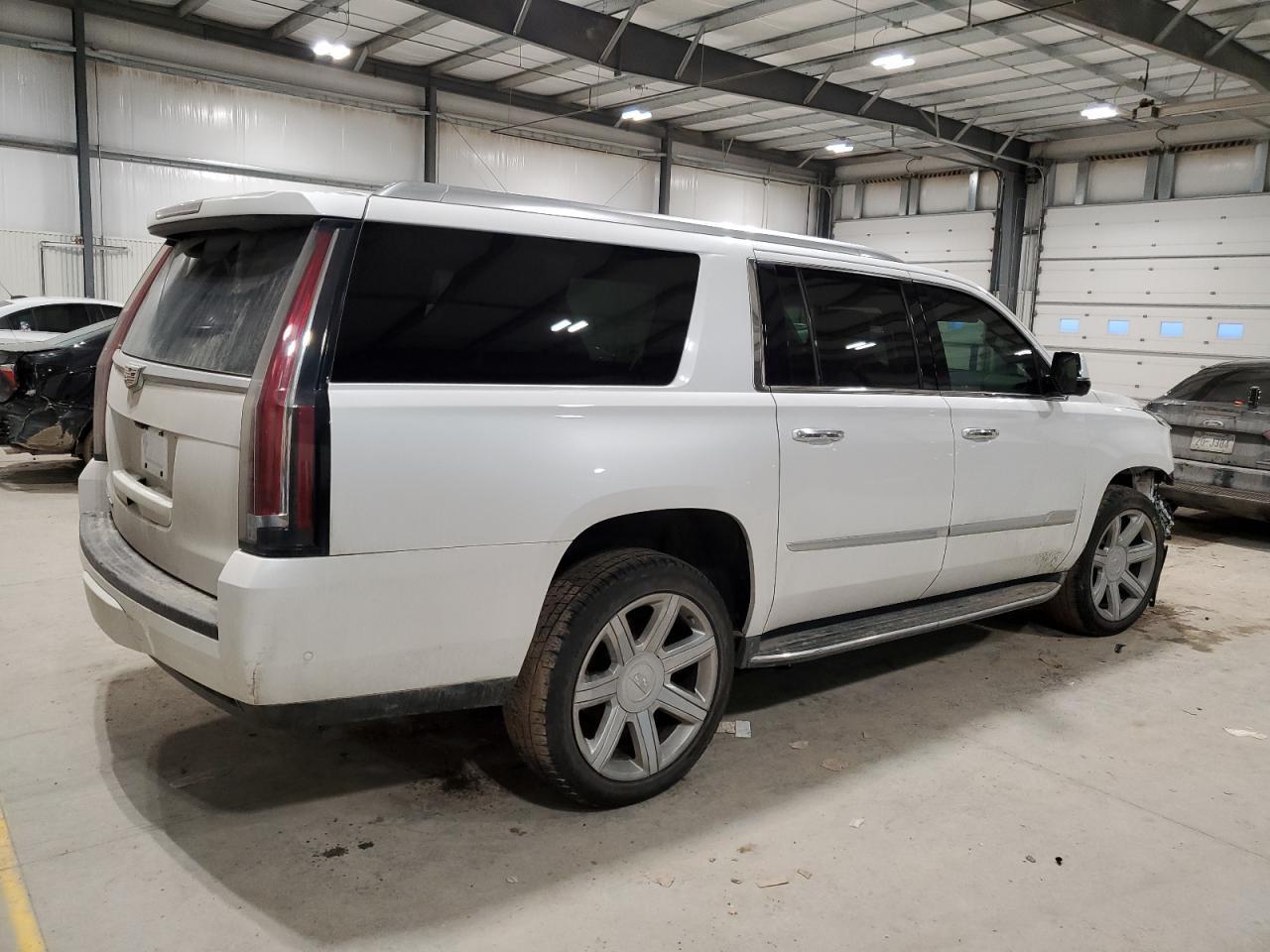 2017 CADILLAC ESCALADE E - Image 3