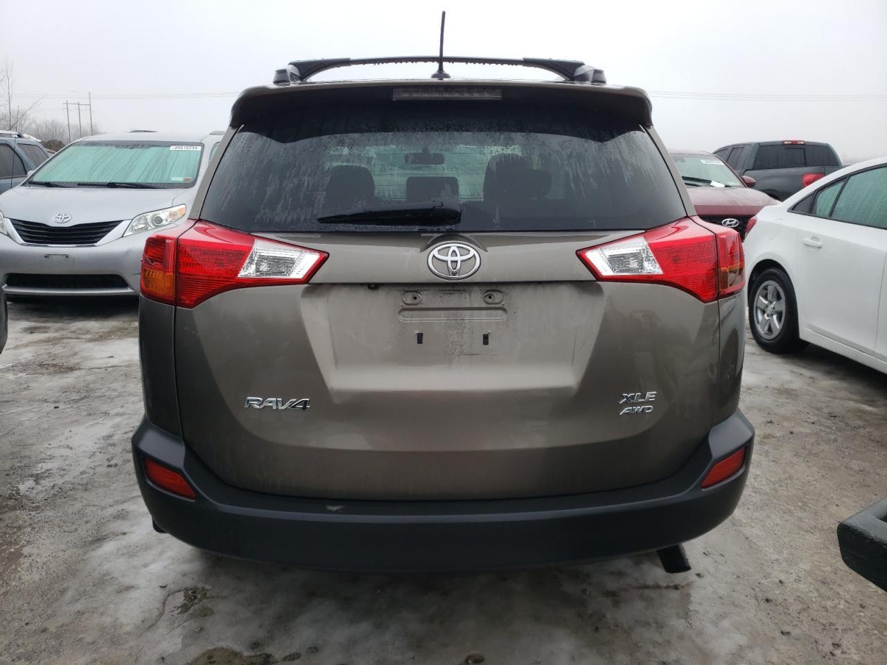 2015 TOYOTA RAV4 XLE - Фото 6