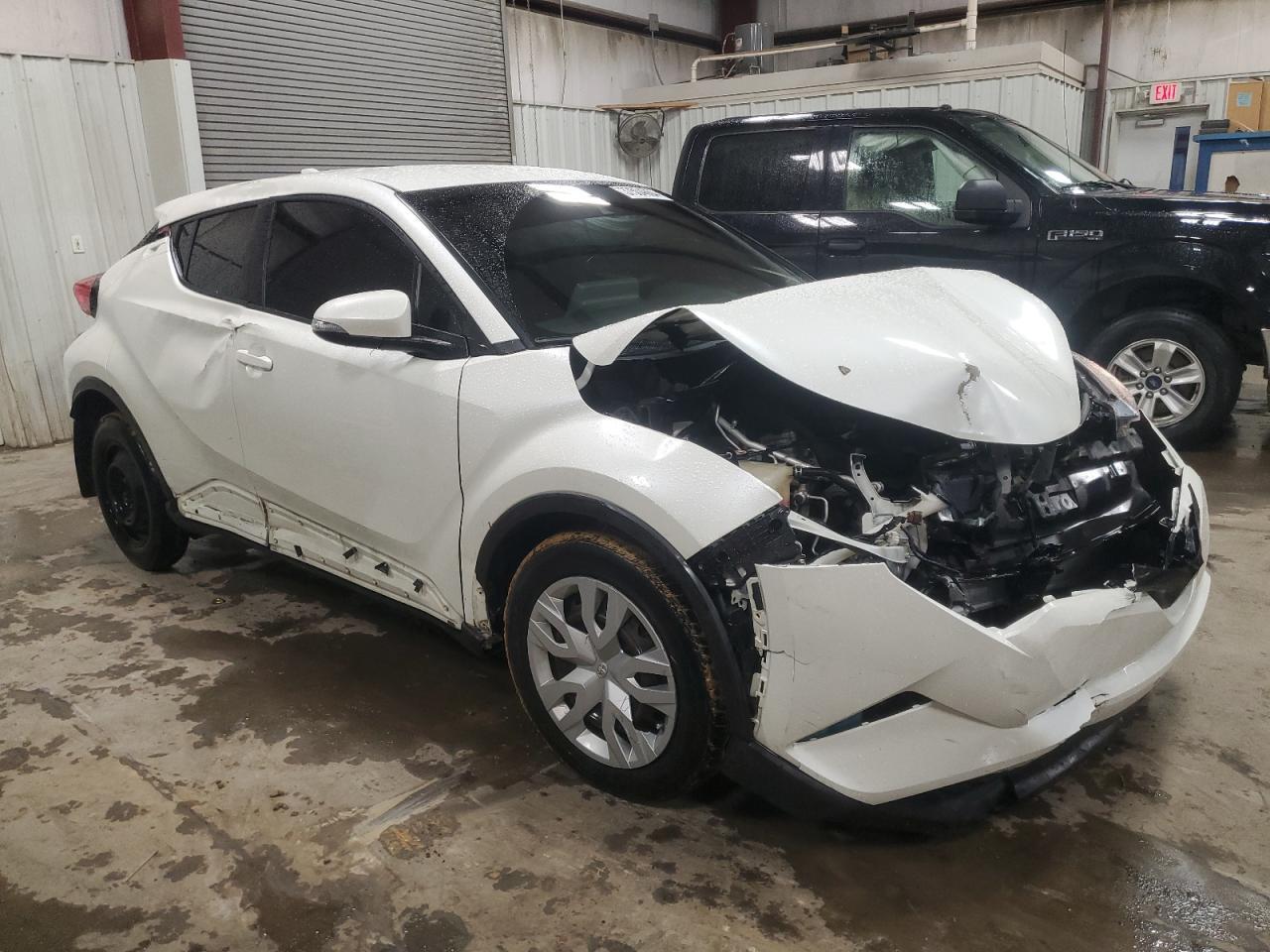 2019 TOYOTA C-HR XLE - Image 4