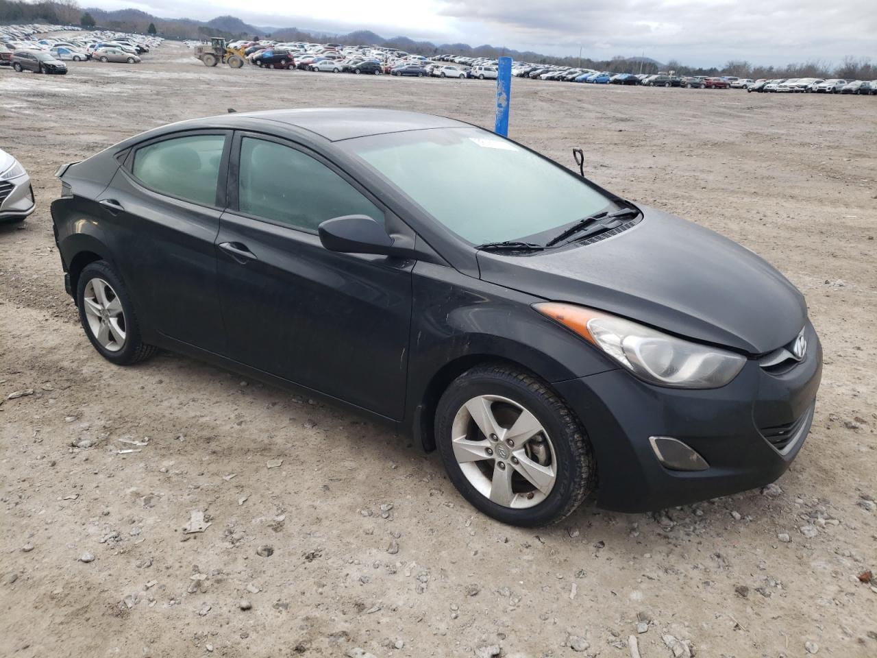 2013 HYUNDAI ELANTRA GL - Image 4