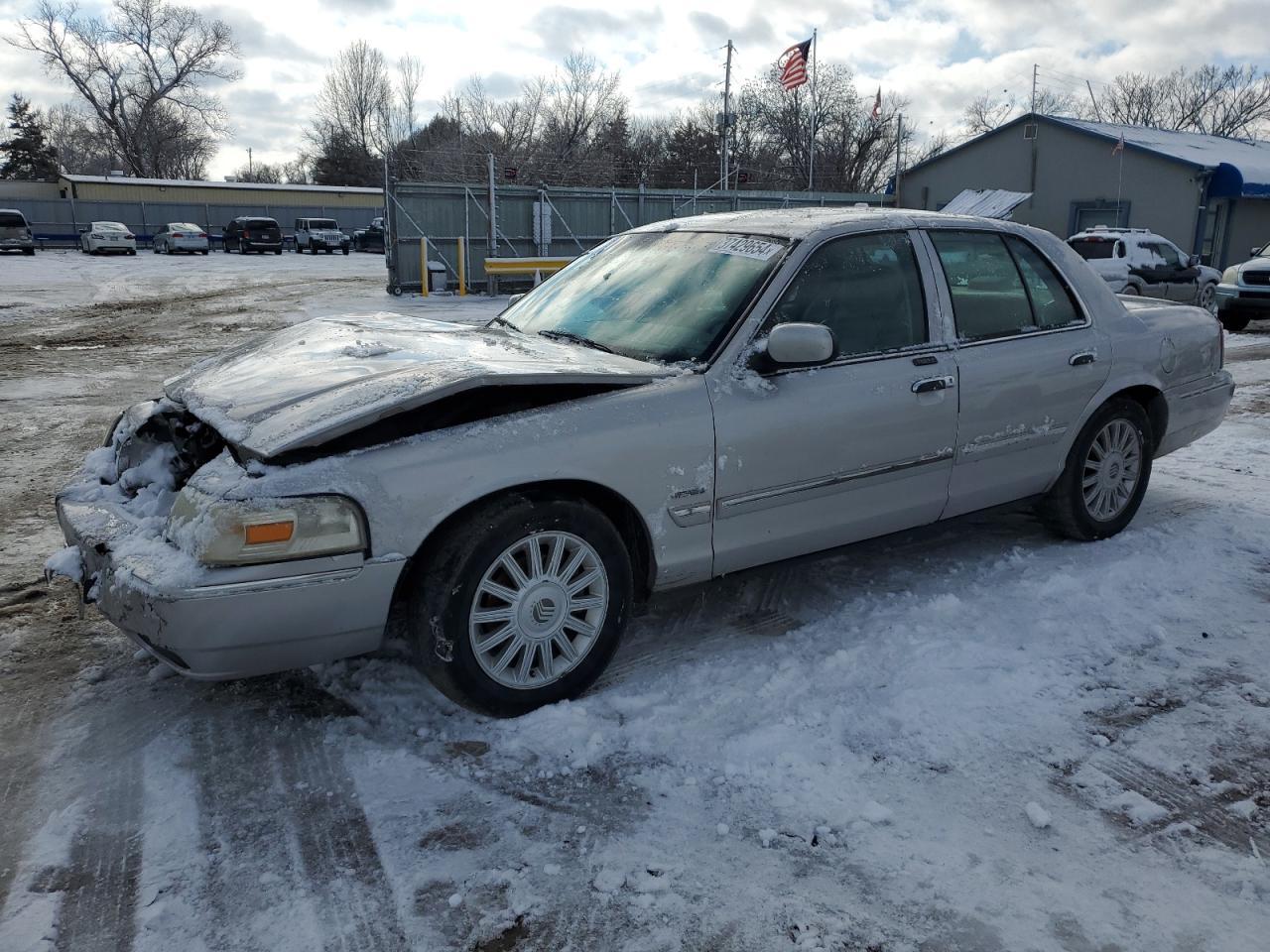 2010 MERCURY GRAND MARQ
