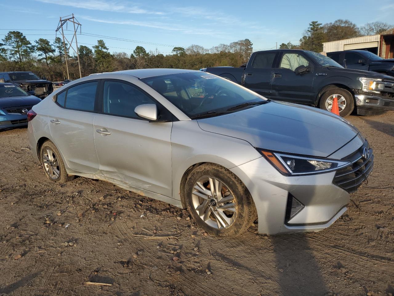 2019 HYUNDAI ELANTRA SE - Image 4