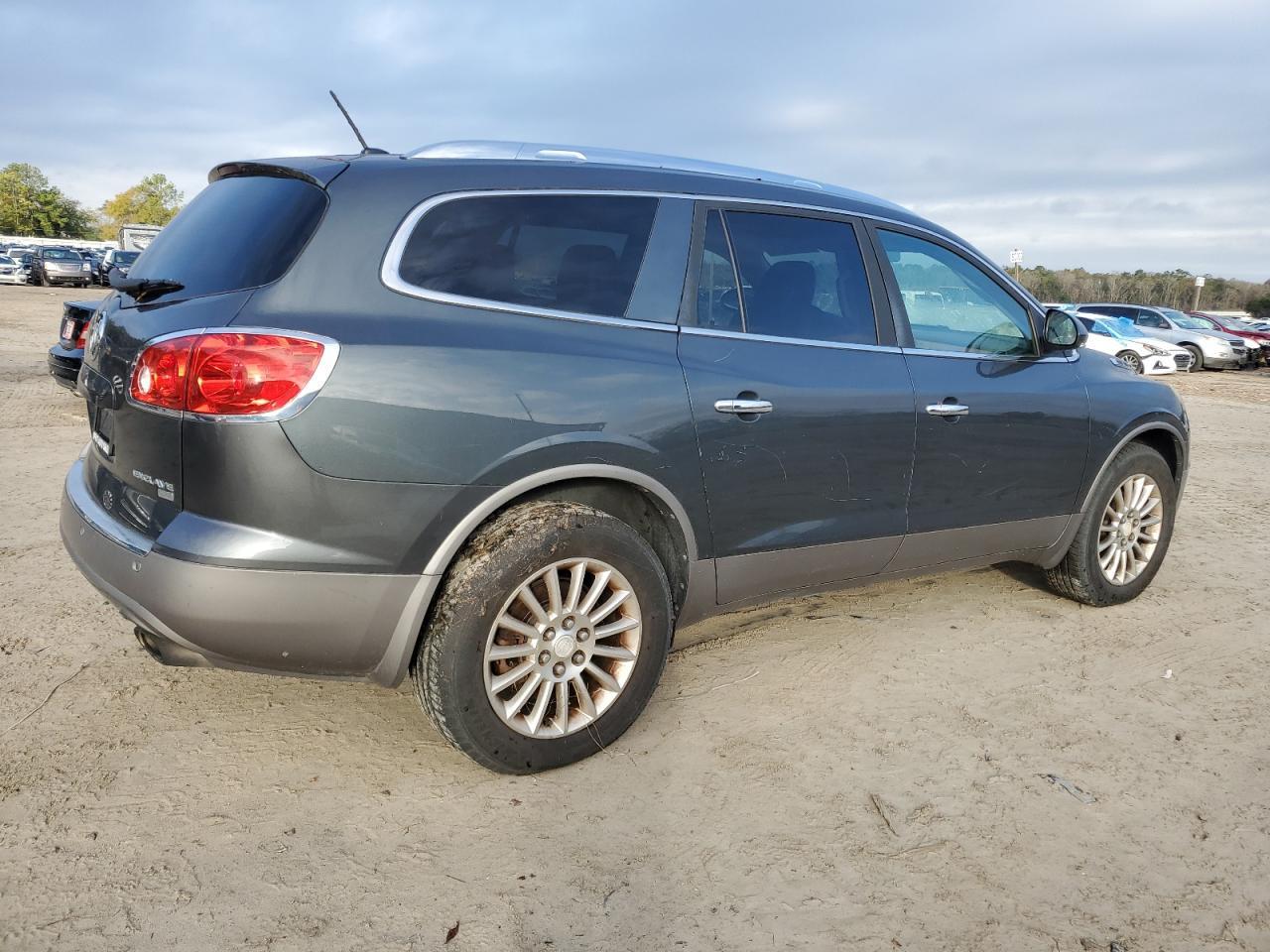 2011 BUICK ENCLAVE CX - Image 3