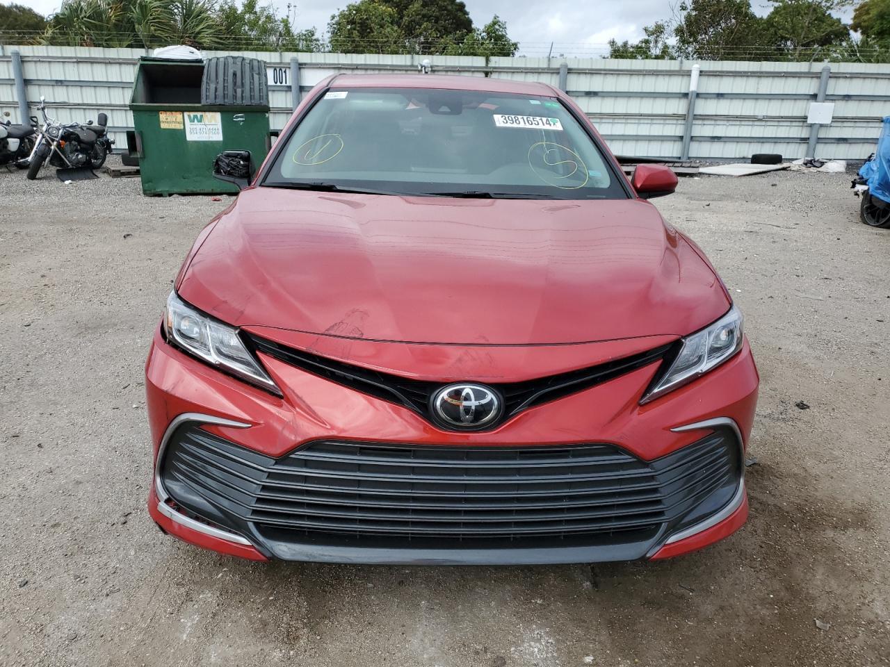 2023 TOYOTA CAMRY LE - Фото 5