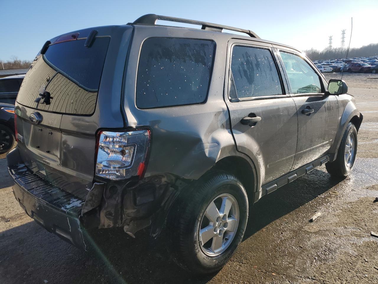 2010 FORD ESCAPE XLT - Фото 3