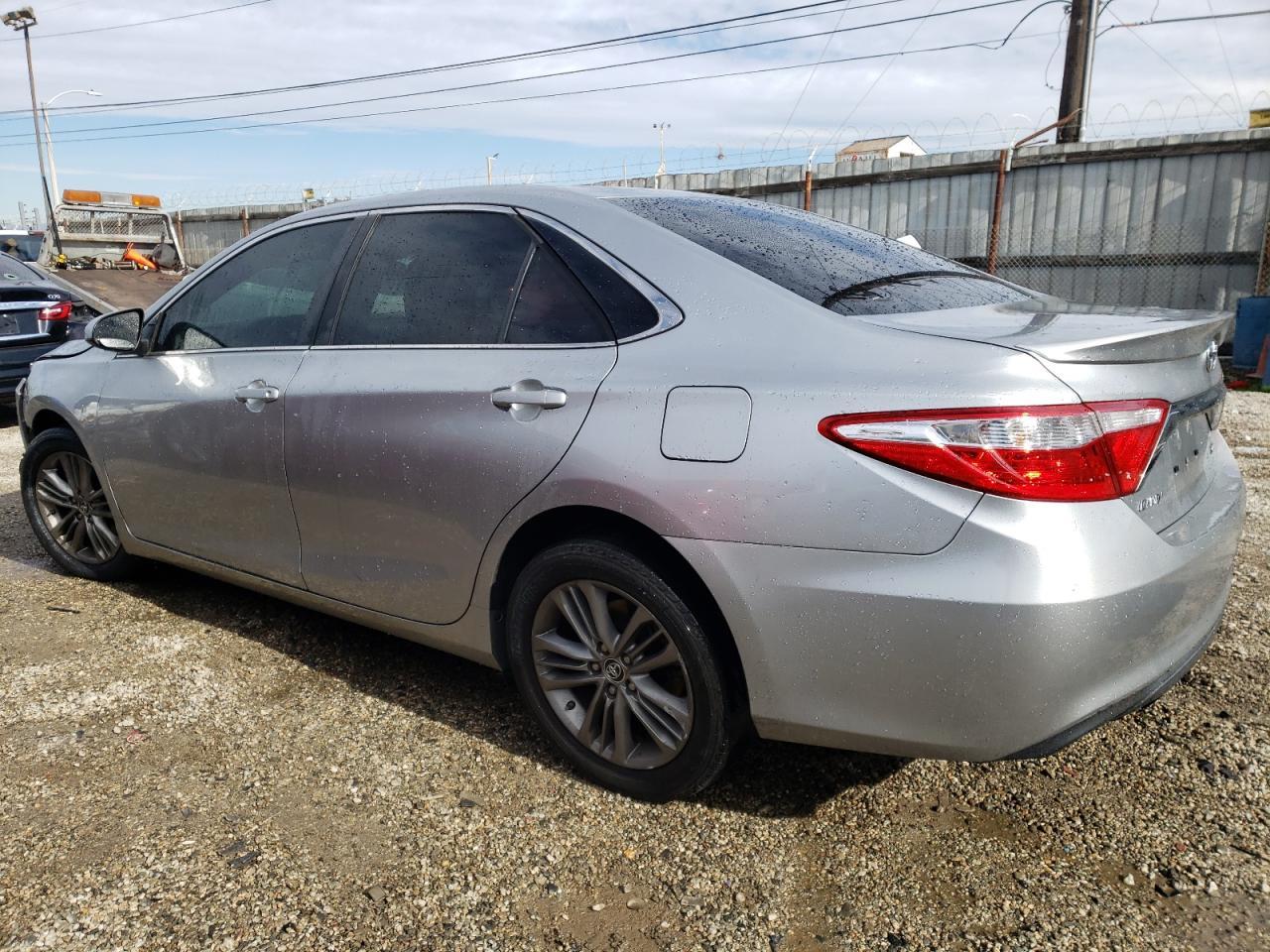 2015 TOYOTA CAMRY LE - Фото 2