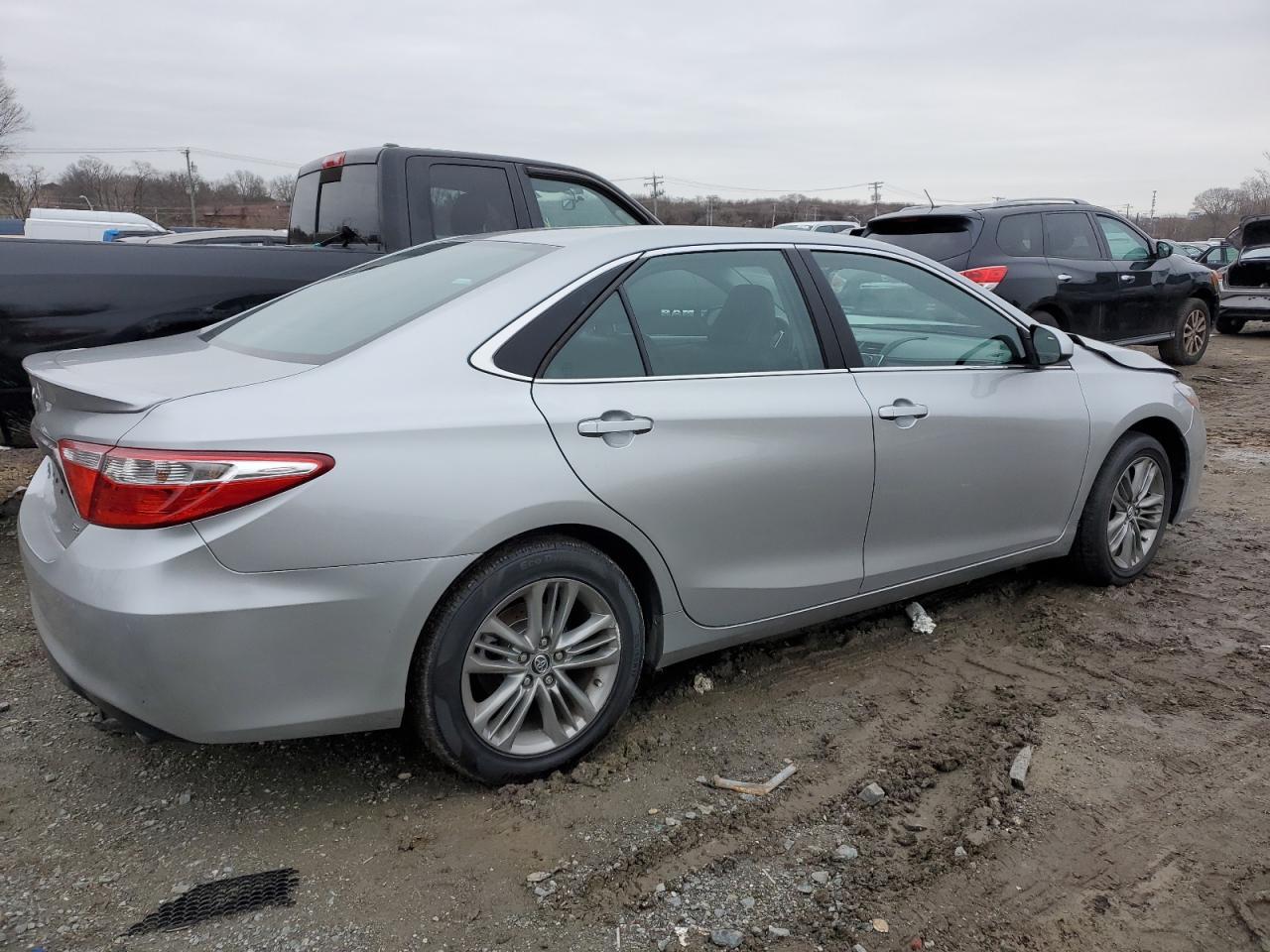 2016 TOYOTA CAMRY LE - Фото 3