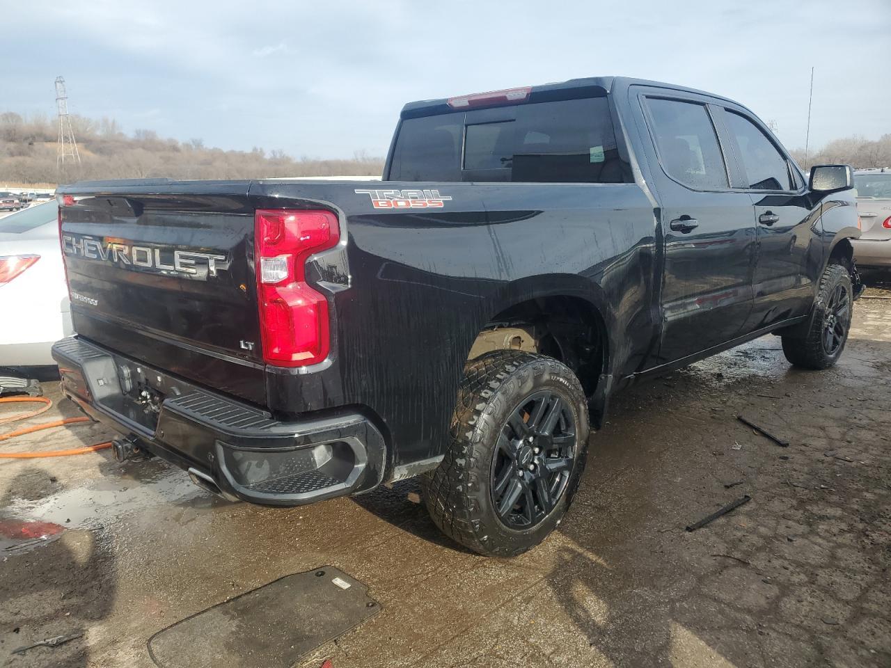 2021 CHEVROLET SILVERADO - Фото 3