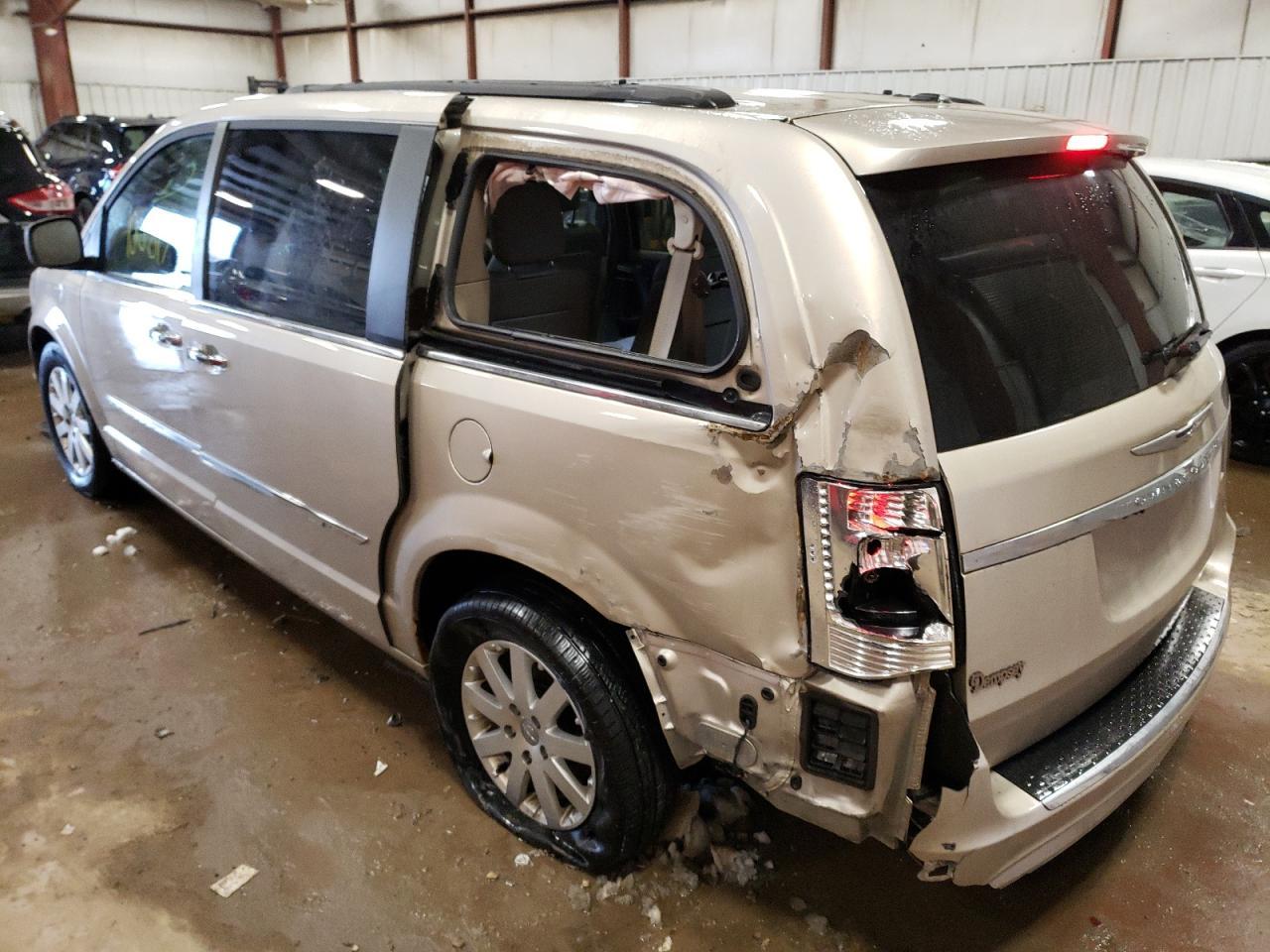 2014 CHRYSLER TOWN & COU - Image 2