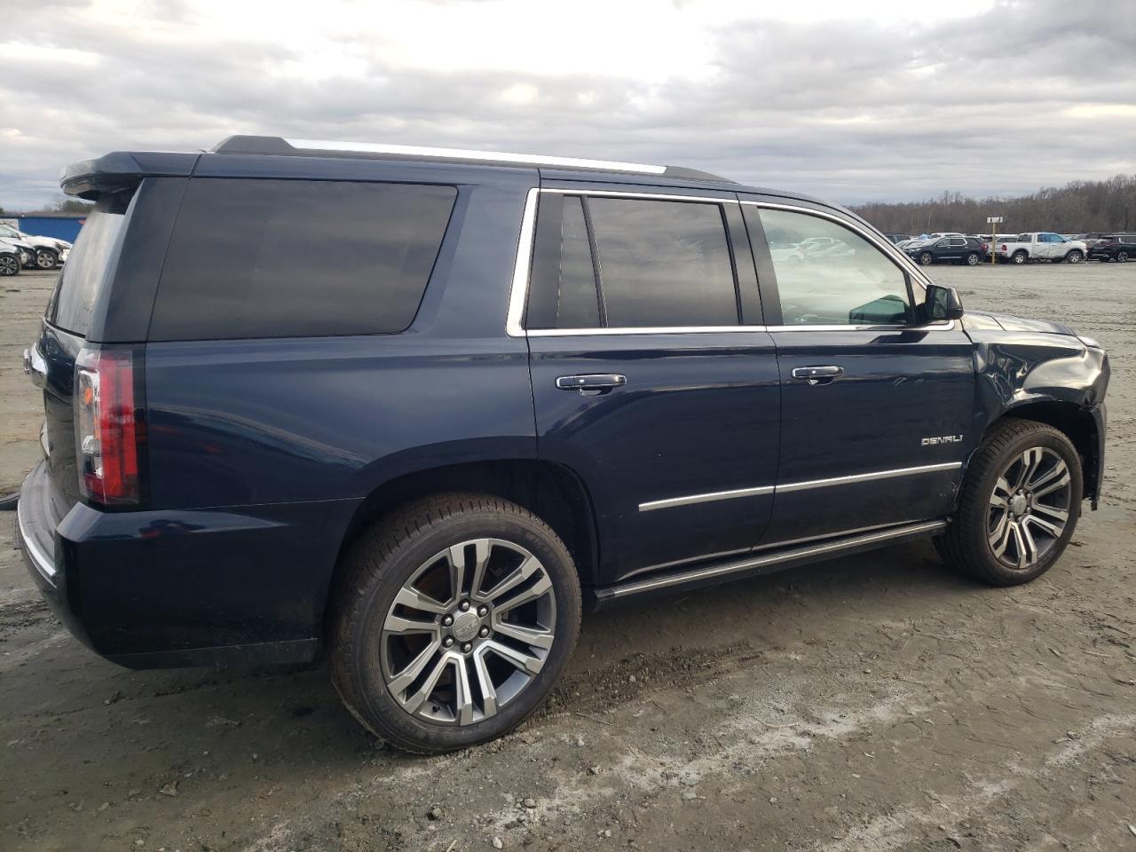 2017 GMC YUKON DENA - Фото 3