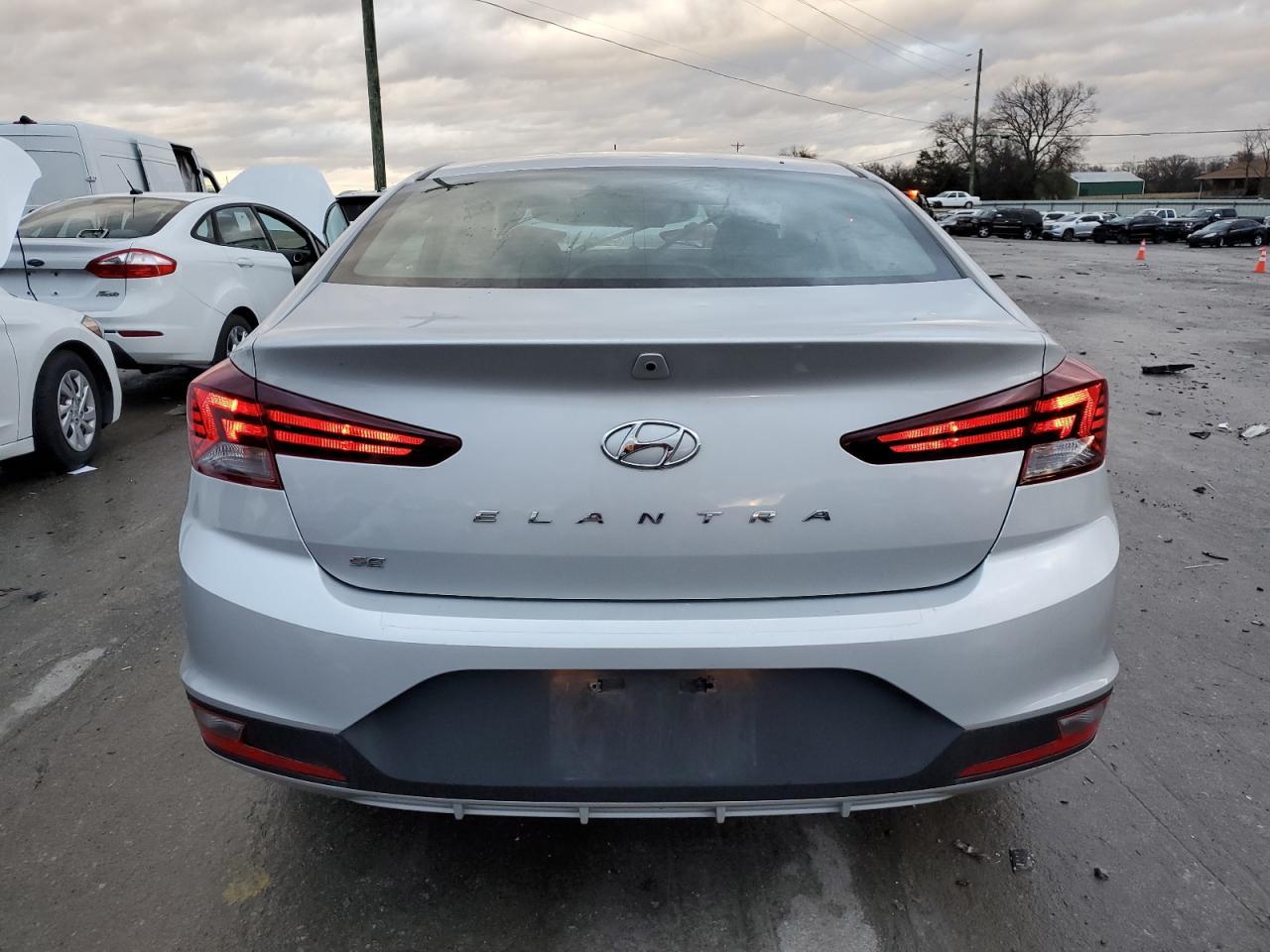 2019 HYUNDAI ELANTRA SE - Фото 6