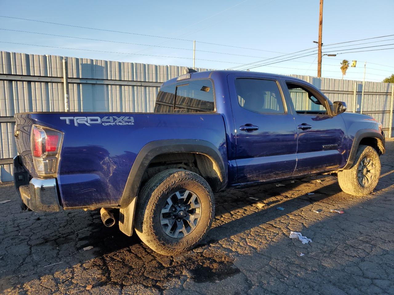 2023 TOYOTA TACOMA DOU - Фото 3