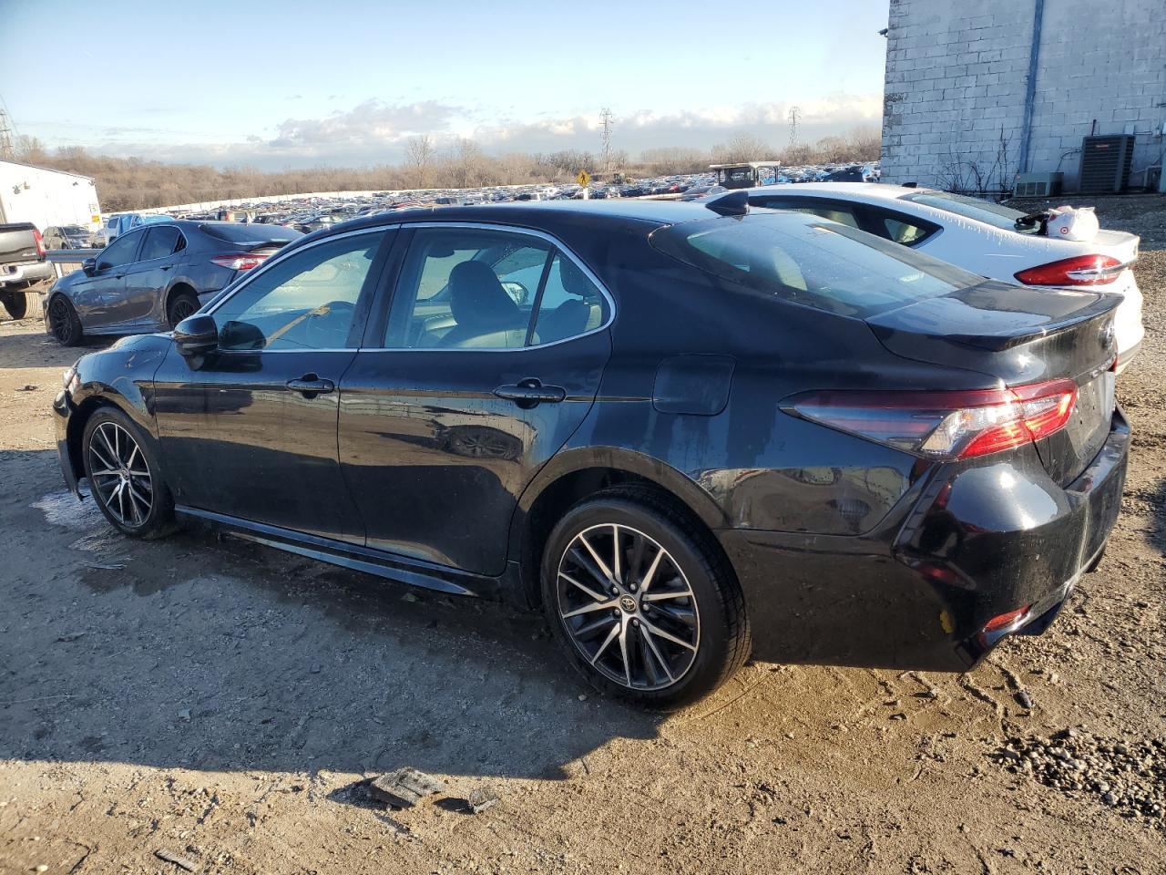 2021 TOYOTA CAMRY SE - Image 2
