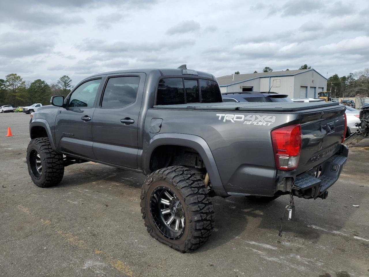 2016 TOYOTA TACOMA DOU - Фото 2