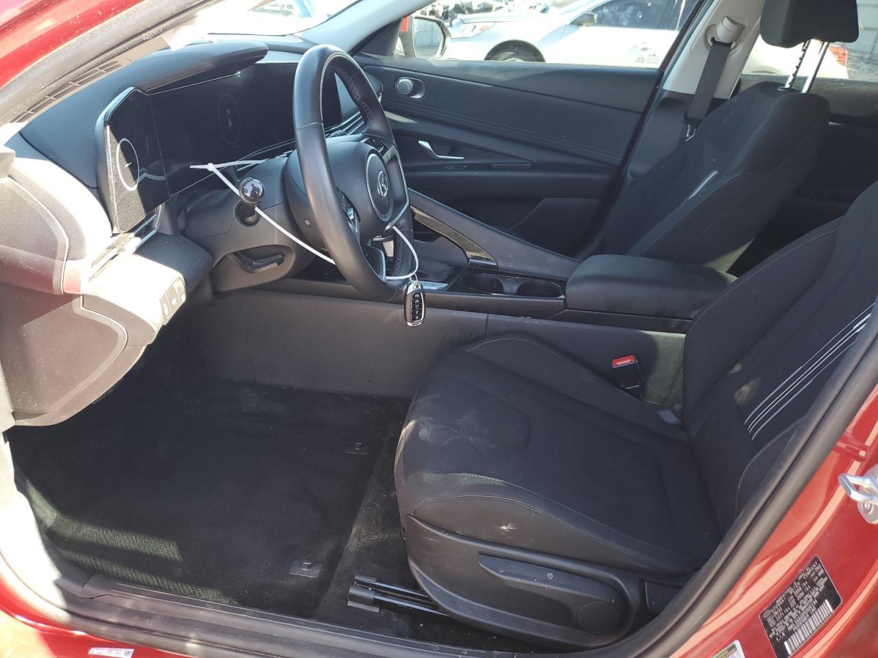 2023 HYUNDAI ELANTRA SE - Image 7