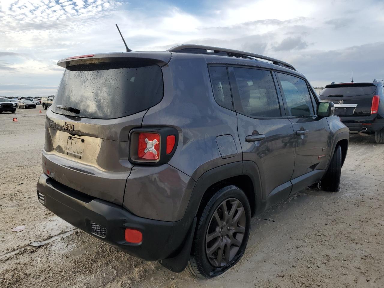 2016 JEEP RENEGADE L - Image 3