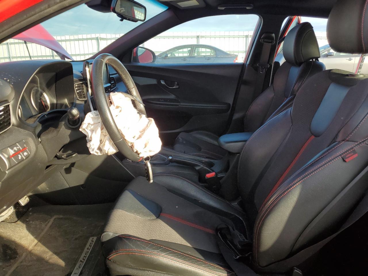 2019 HYUNDAI VELOSTER T - Фото 7