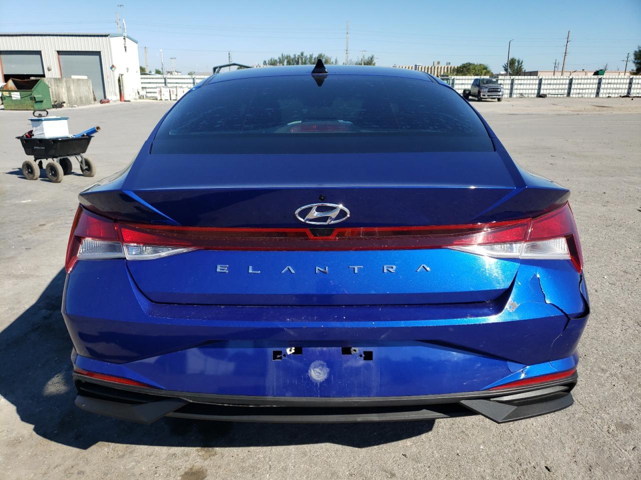 2022 HYUNDAI ELANTRA SE - Фото 6