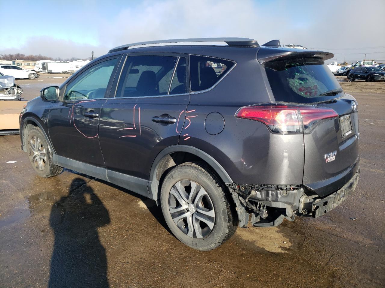 2017 TOYOTA RAV4 LE - Фото 2