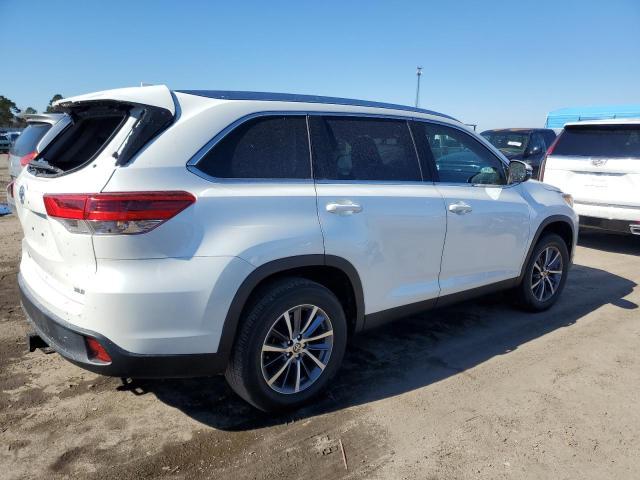 2019 Toyota Highlander Se - Фото 3