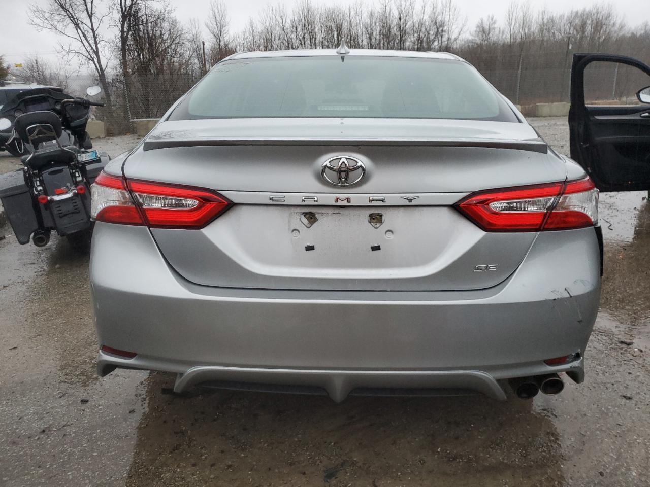 2020 TOYOTA CAMRY SE - Фото 6