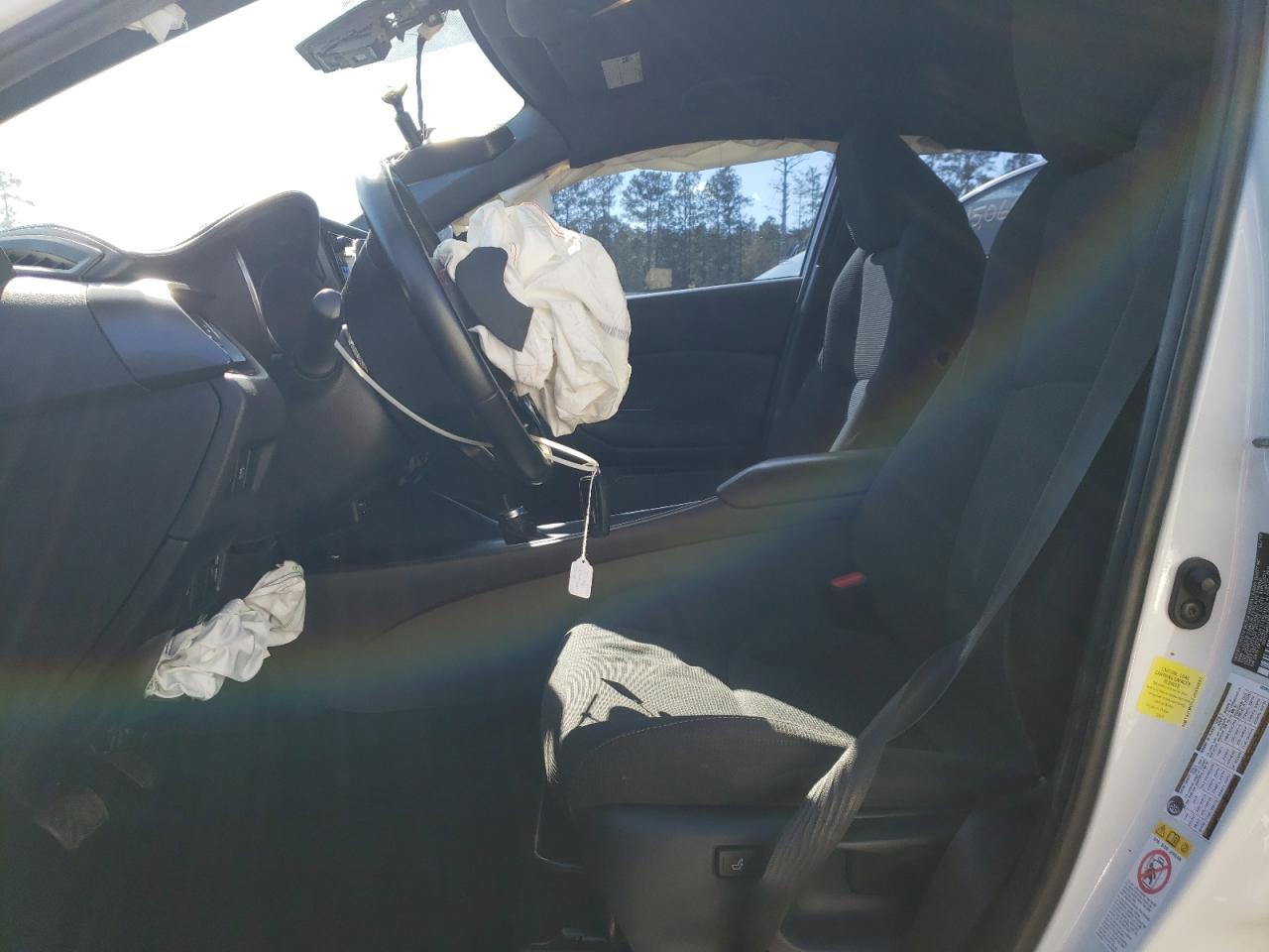 2018 TOYOTA C-HR XLE - Фото 7