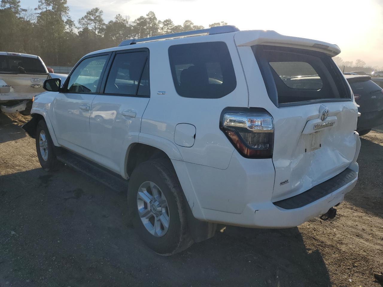 2017 TOYOTA 4RUNNER SR - Фото 2