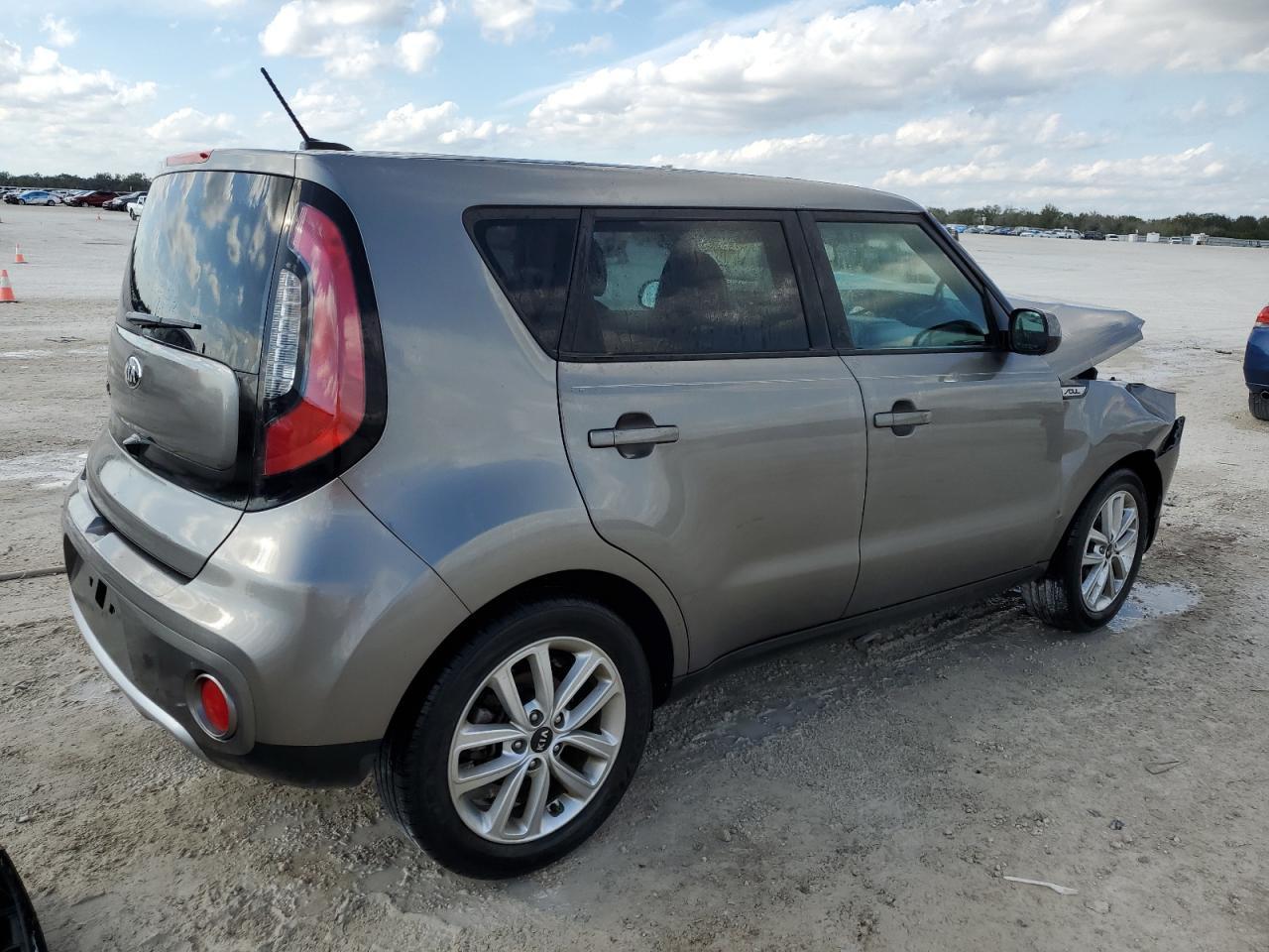 2017 KIA SOUL + - Фото 3