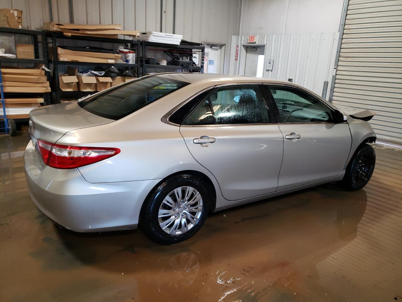 2015 TOYOTA CAMRY LE - Фото 3