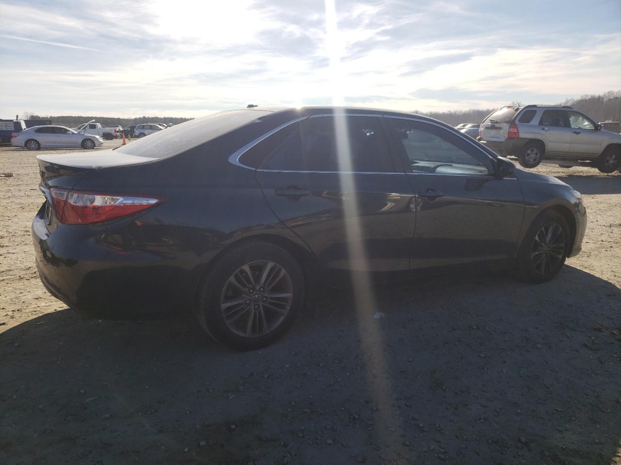 2017 TOYOTA CAMRY LE - Фото 3