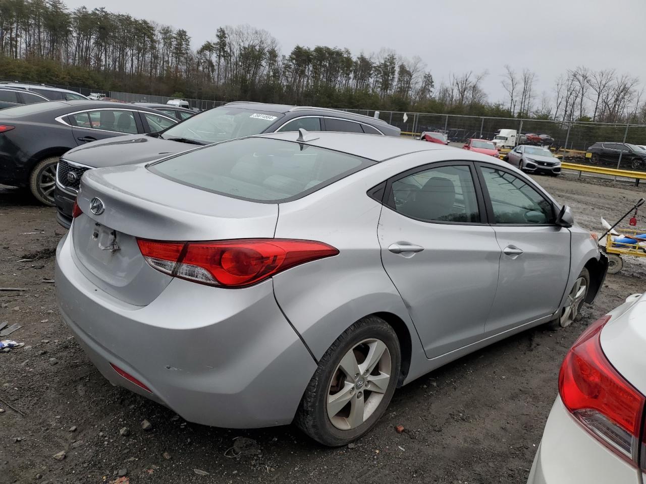 2013 HYUNDAI ELANTRA GL - Image 3