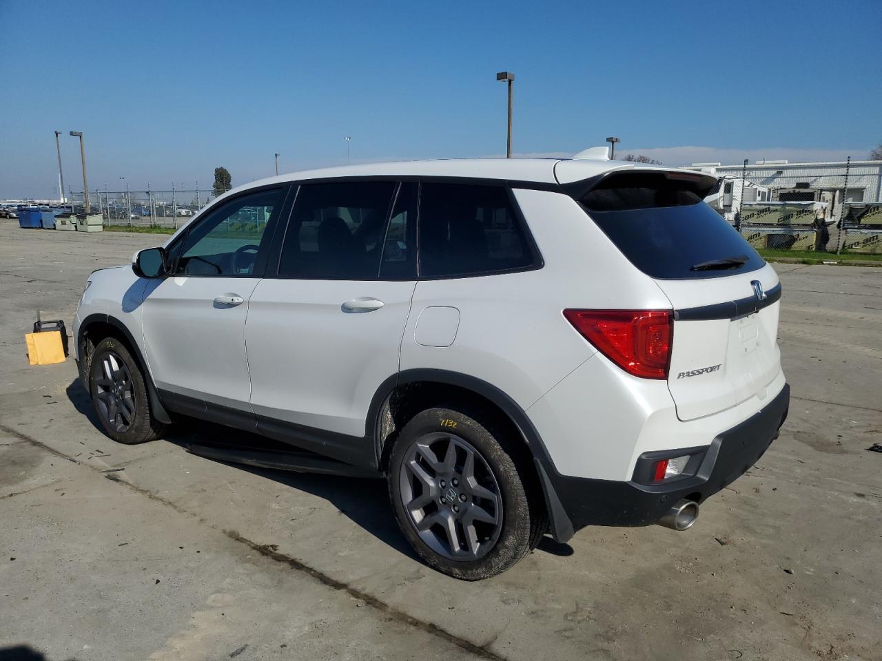 2023 HONDA PASSPORT E - Image 2