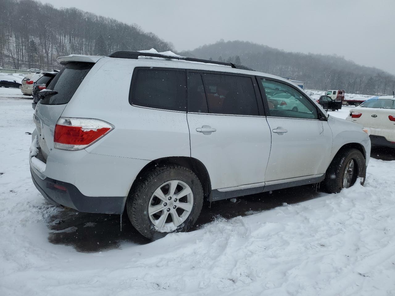 2012 TOYOTA HIGHLANDER - Image 3