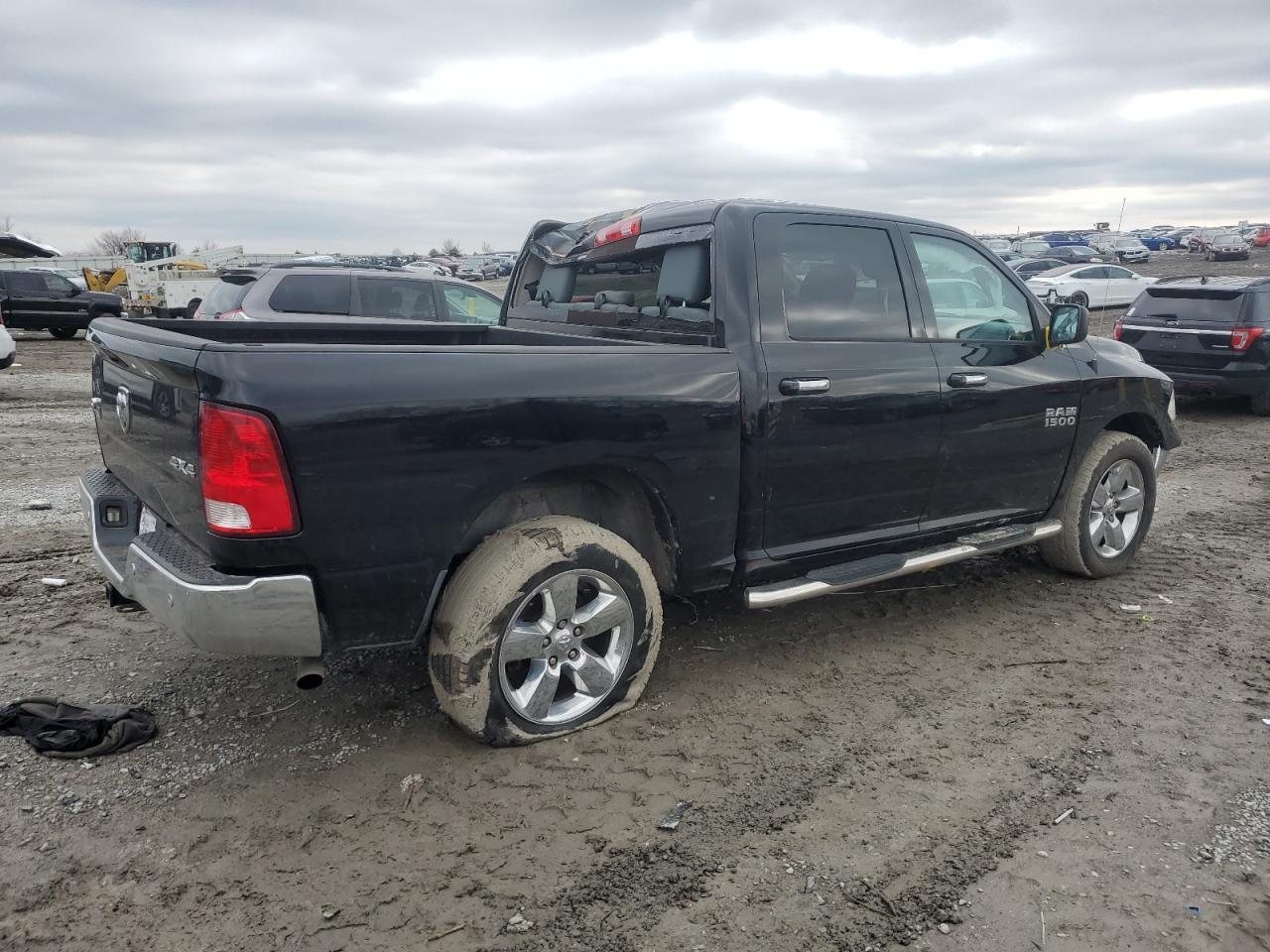 2015 RAM 1500 SLT - Image 3