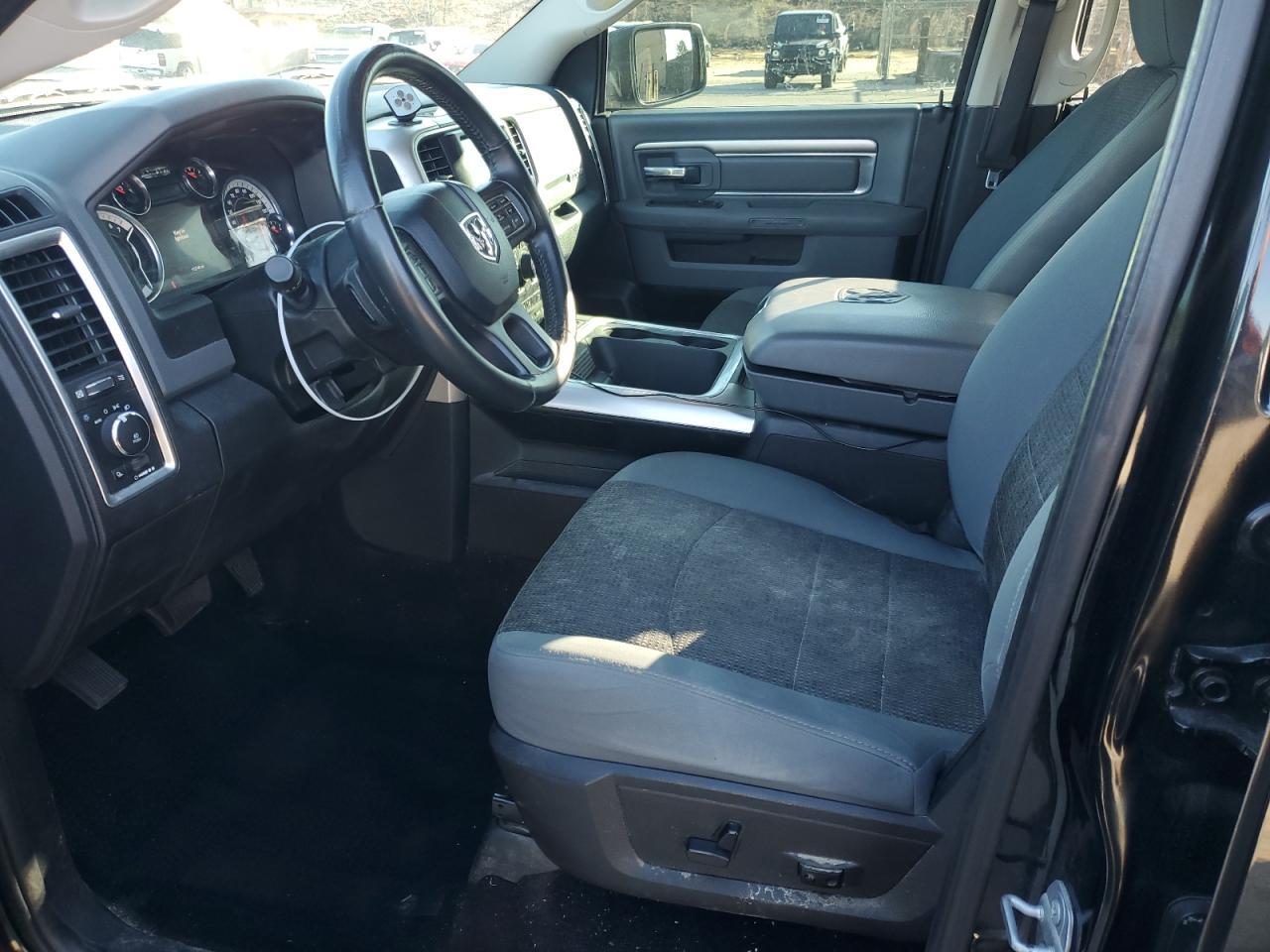 2017 RAM 1500 SLT - Image 7
